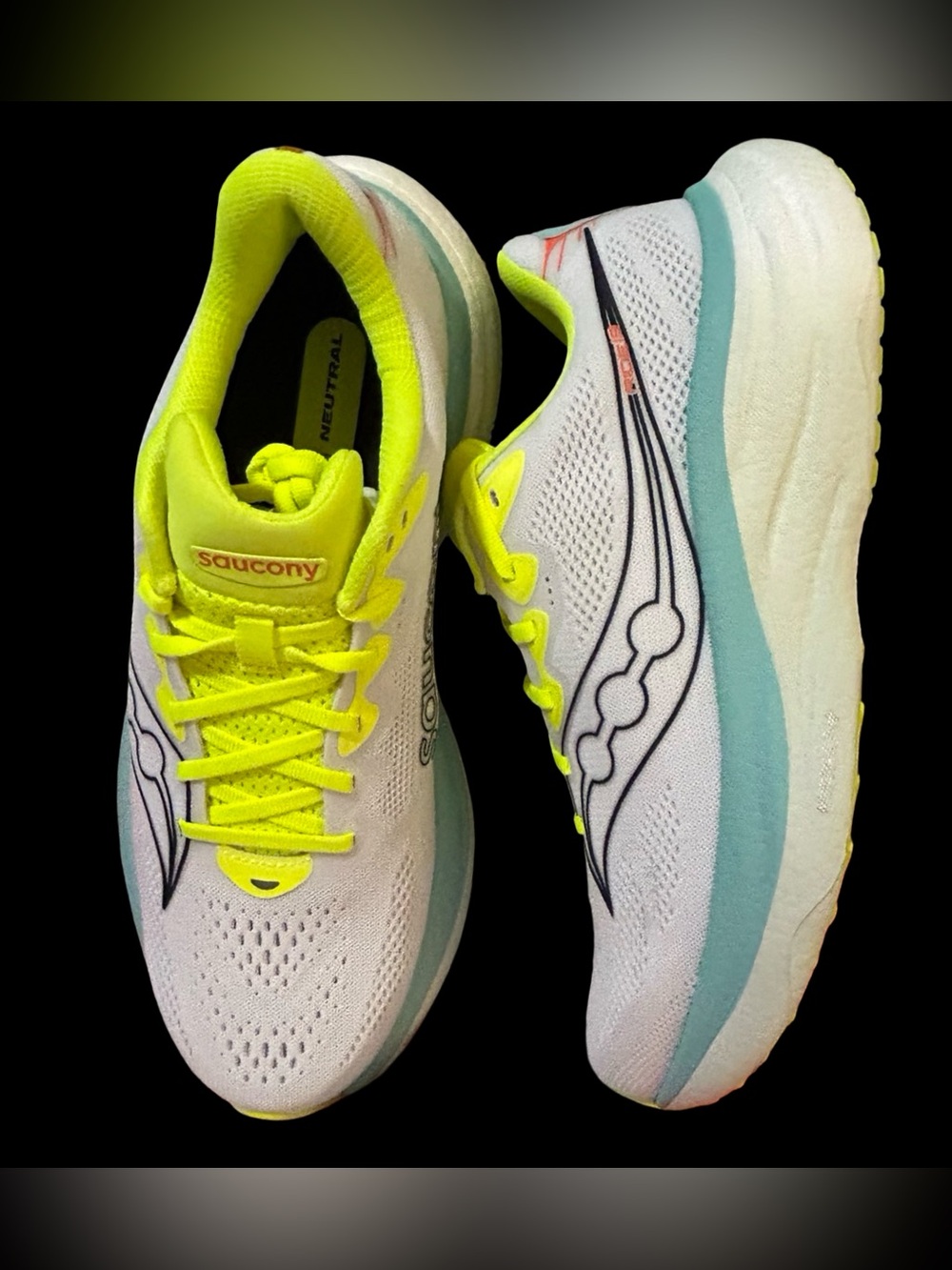 LIKE BRAND NEW IN BOX. SAUCONY WOMENS RIDE 19, COLOR WHITE/SPLASH, SIZE 10.5,Run - Picture 9 of 16
